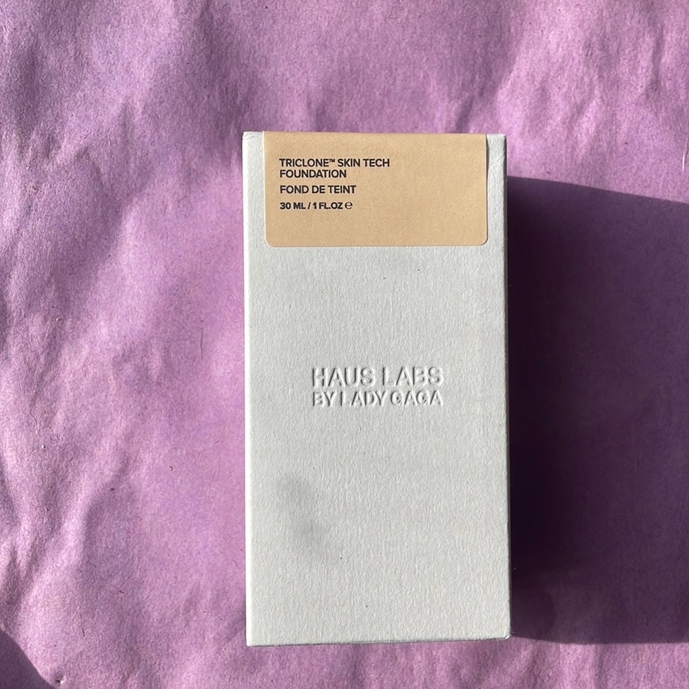 Haus Labs Triclone Skin Tech Foundation 040 fair neutral